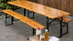 Bierzeltgarnitur pflegen: Öle, Lacke und Wachse
