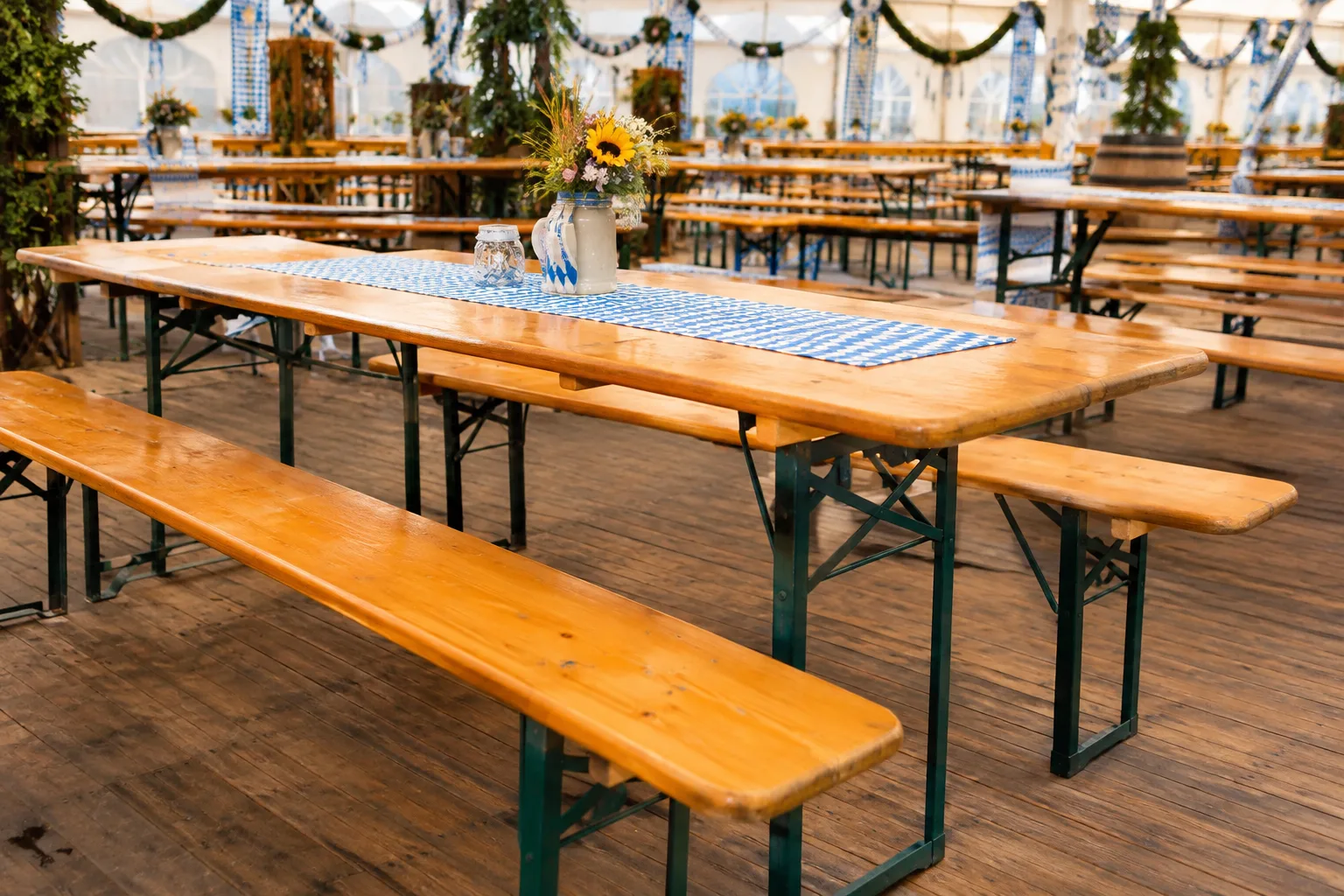 Bierzeltgarnitur Oktoberfest-Themen: Tradition trifft Feierlaune