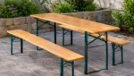 Bierzeltgarnitur pflegen: Holz, Metall & Textilien